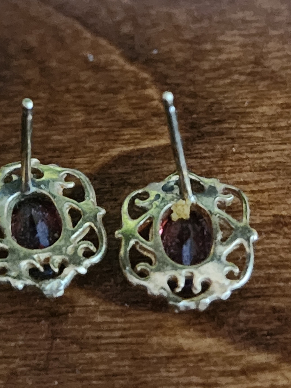 14kt Gold Filigree Garnet Stud Earrings - Picture 4 of 4